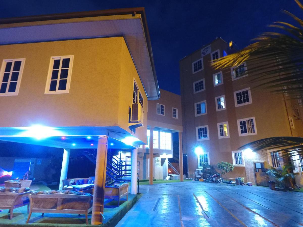 Plus 33 Hotel Nungua Exterior foto